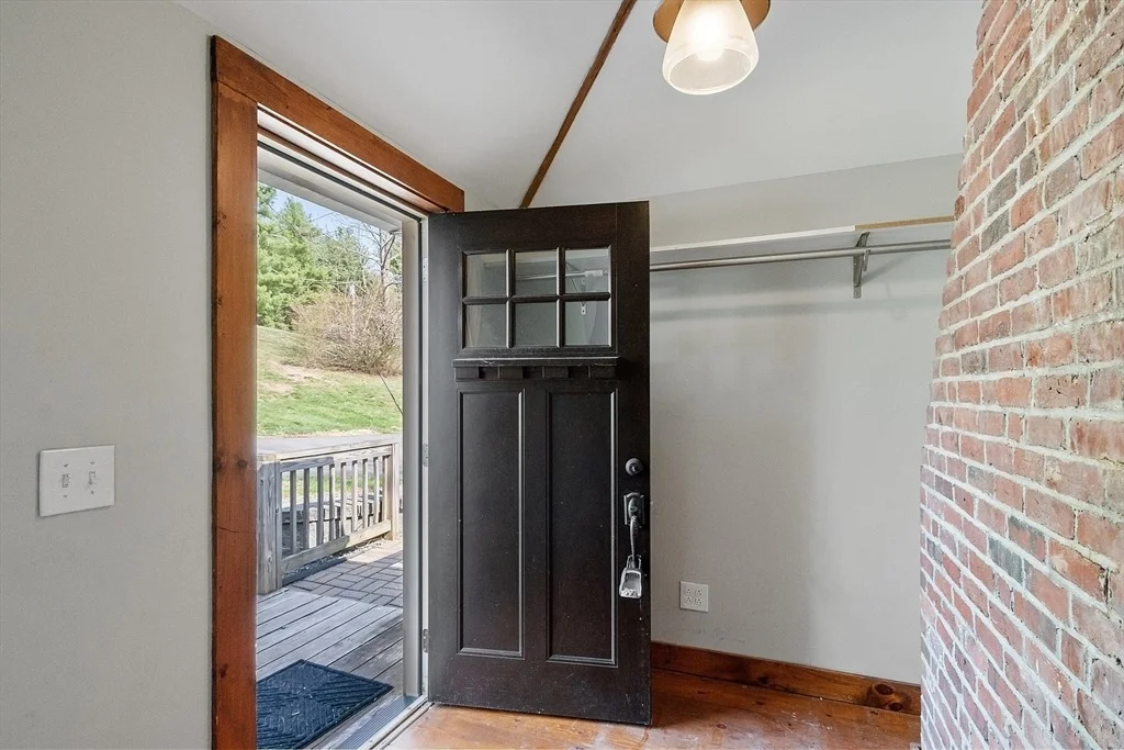Photo of 25 Maple Street