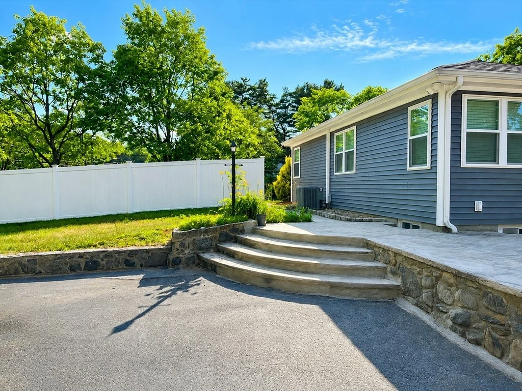 Photo of 490 Arcade Ave