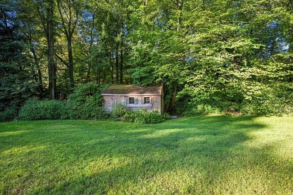 Photo of 2 Fairview Dr
