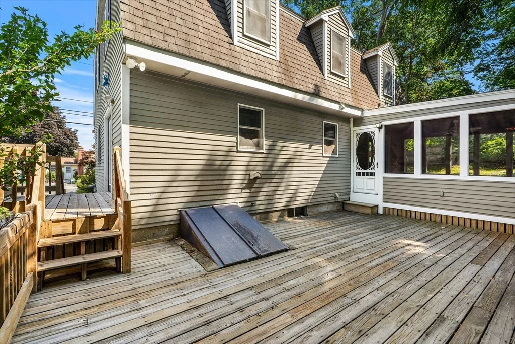 Photo of 89 W Meadow Rd
