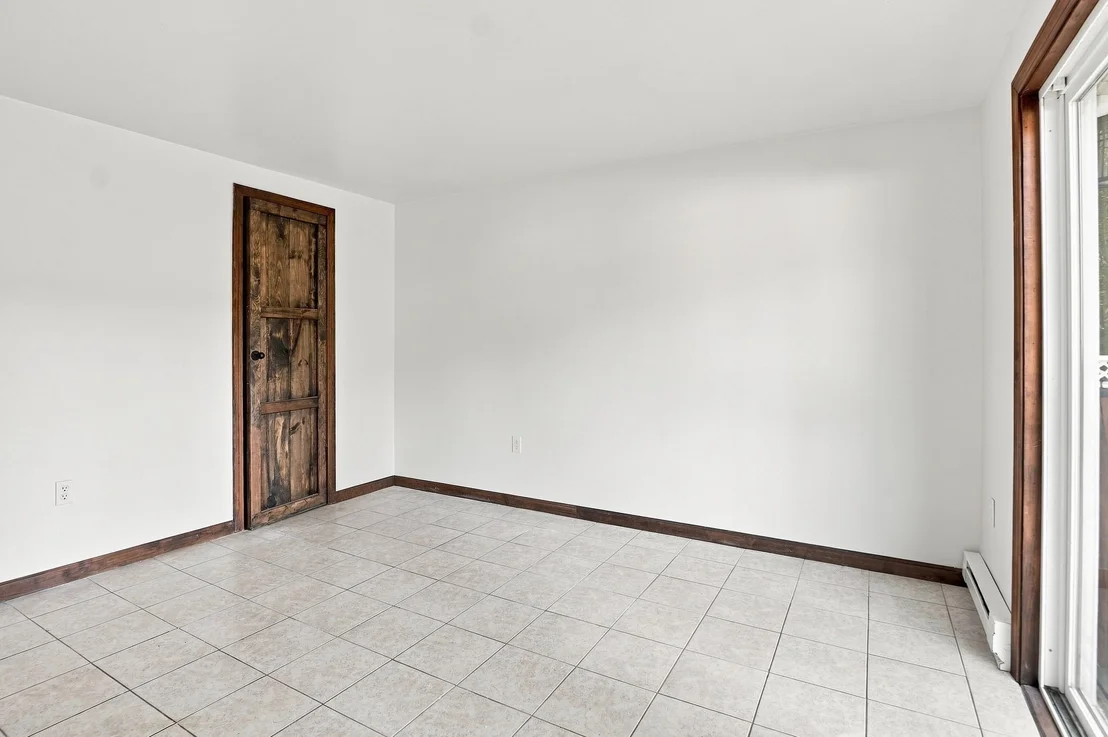 Photo of 65 Paris Avenue