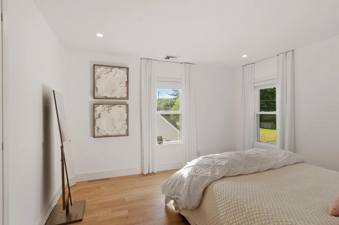 Photo of 32 Coolidge Ave