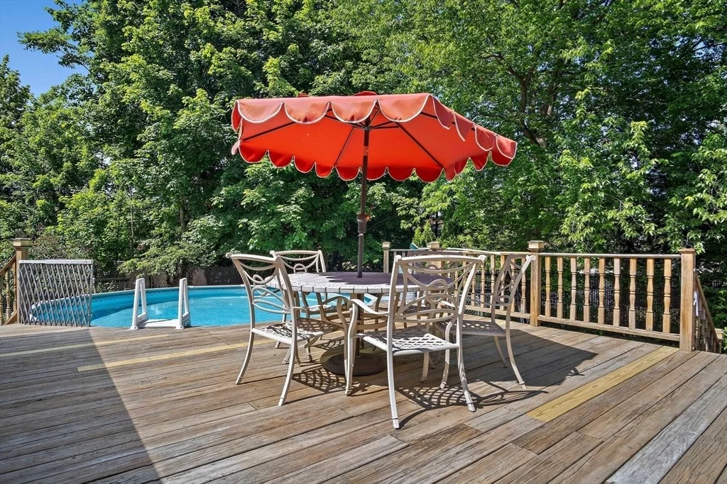 Photo of 4 Merrow Ln