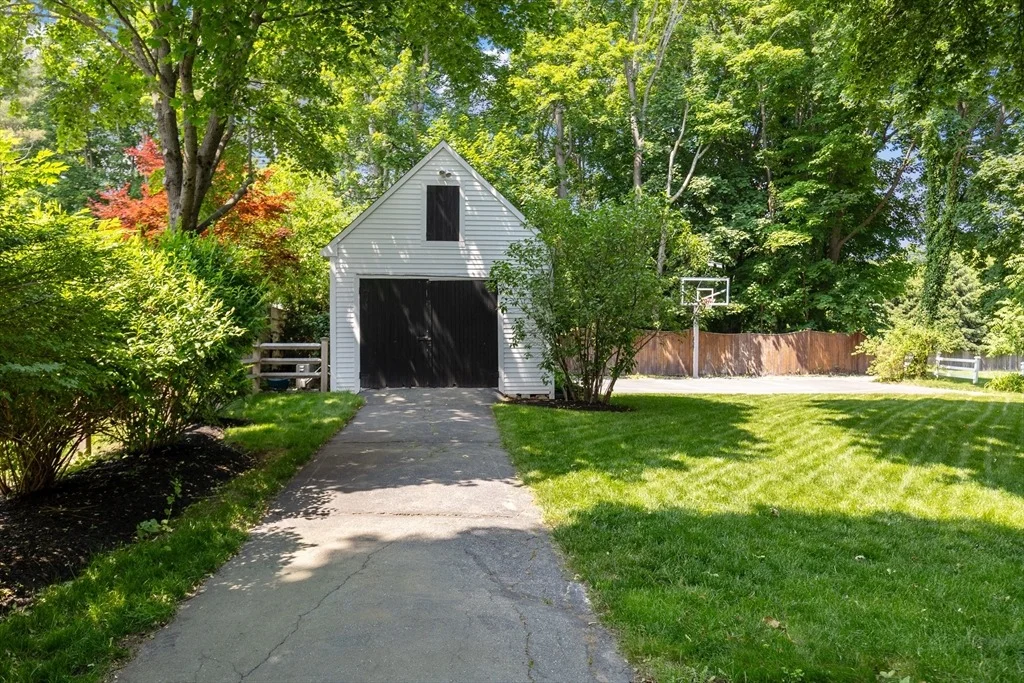Photo of 6 Leavitt St