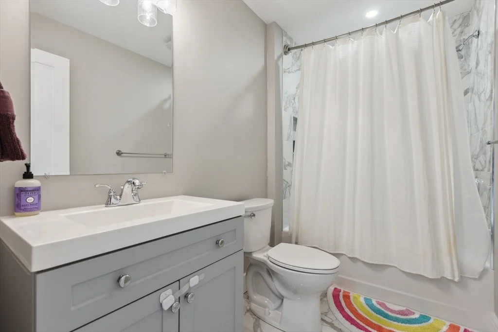 Photo of 16 Crown Road