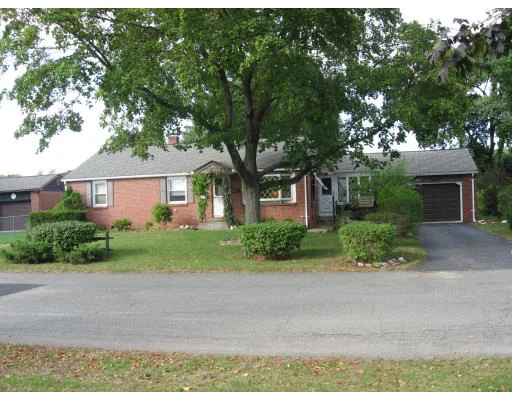 Photo of 32 Woodcrest Dr