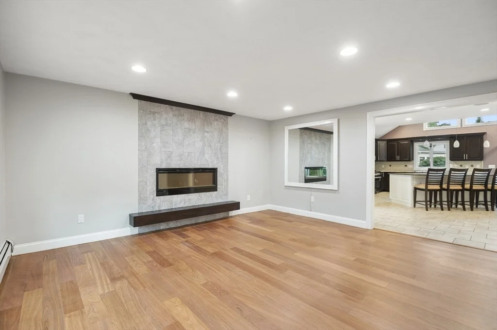 Photo of 4 Raymond Cir