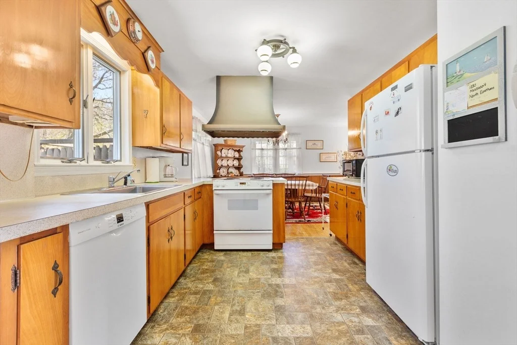 Photo of 1230 Massasoit Road