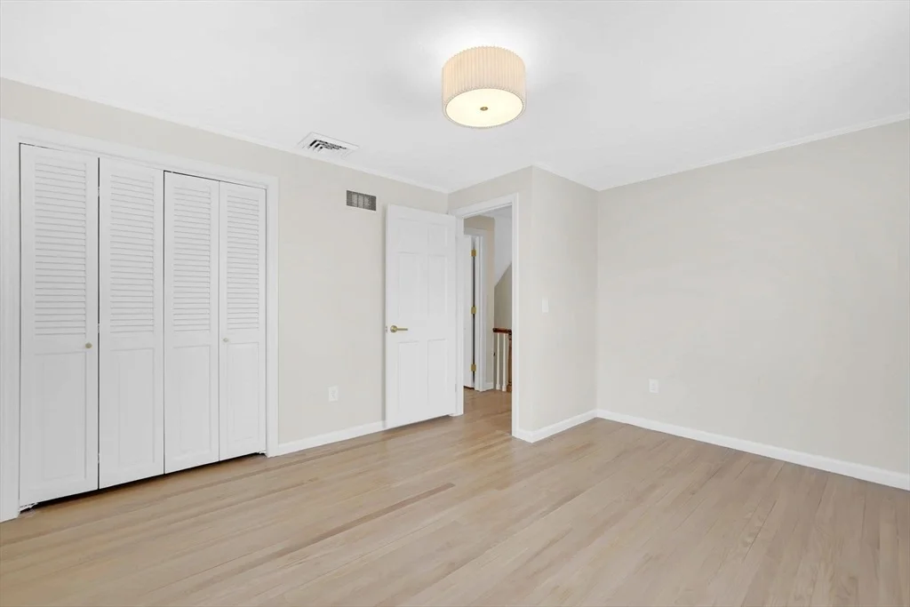 Photo of 59 Lawrence Dr