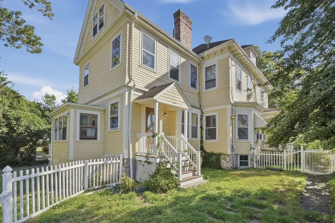 Photo of 252 Main Street