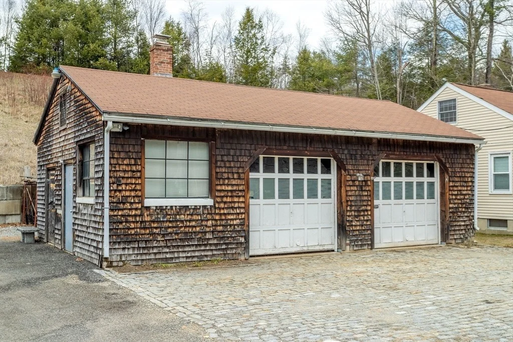 Photo of 142 State Road East