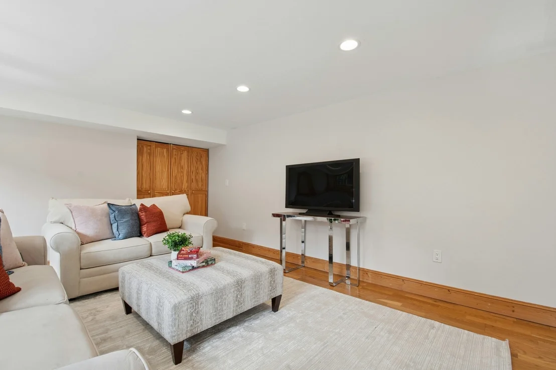 Photo of 22 Westlund Rd