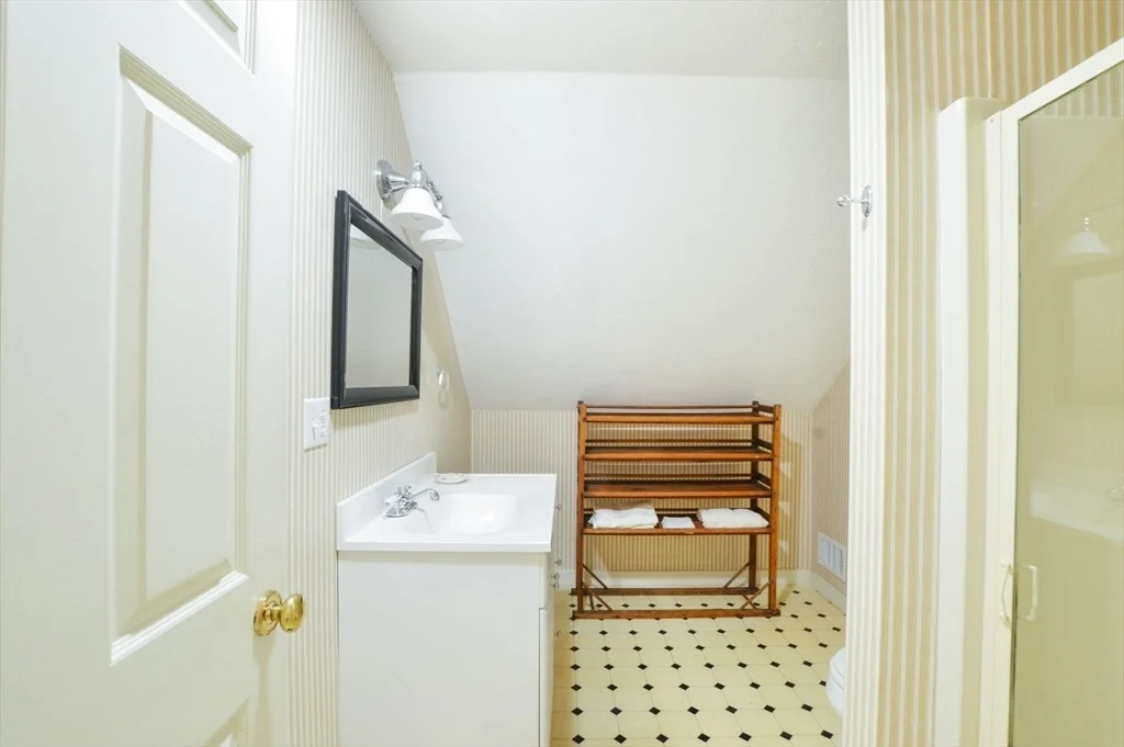 Photo of Unit 77L at 77 Shellback