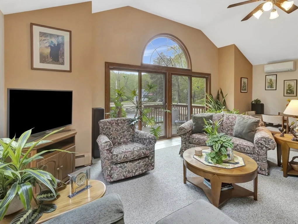 Photo of 93 Spring Hill Dr