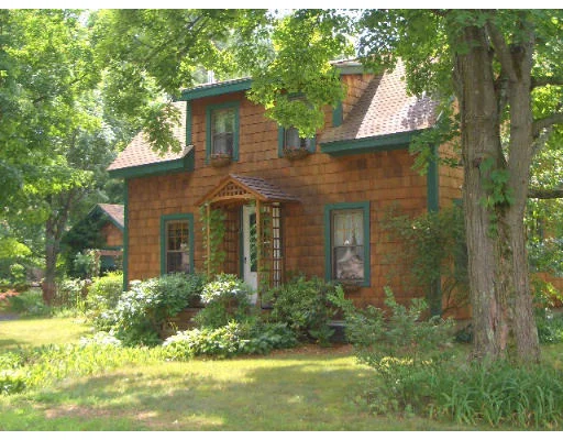 Photo of 10 Searls St