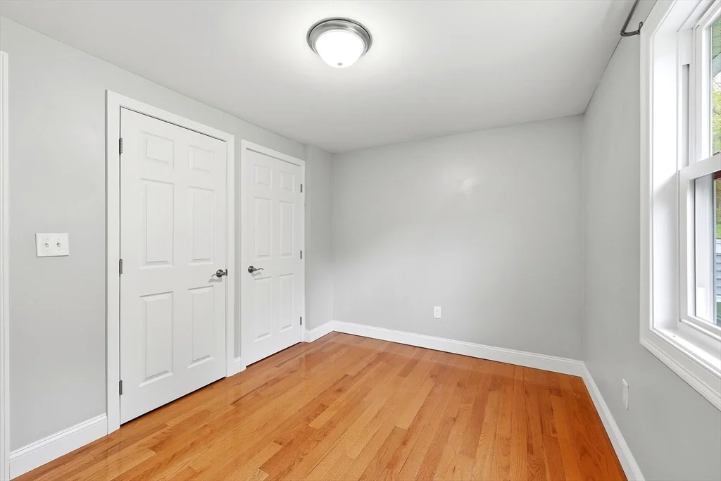 Photo of 1185 Bay Road