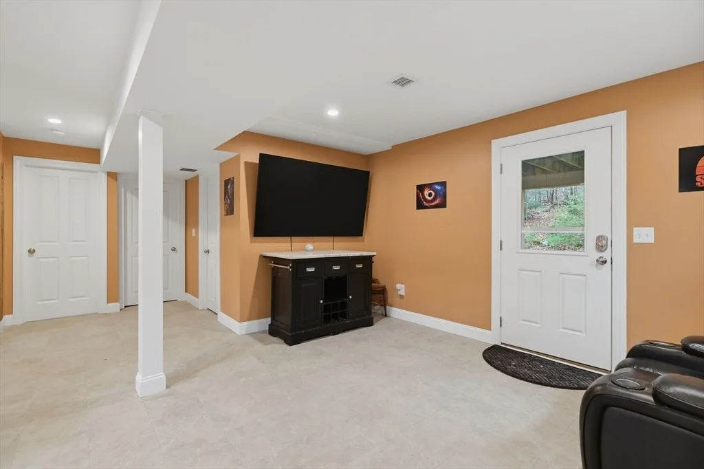 Photo of 8 Stoneybrook Drive