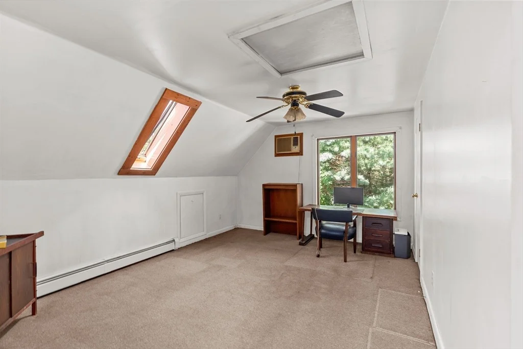 Photo of 235 Main St