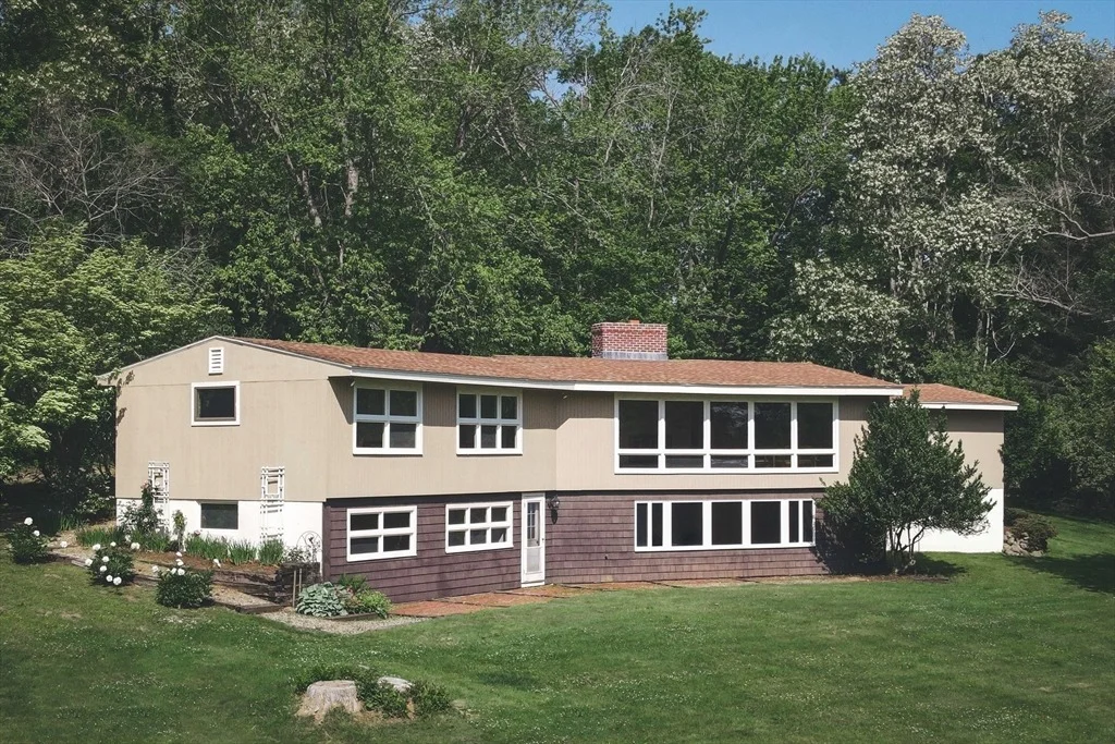 Photo of 235 Argilla Rd