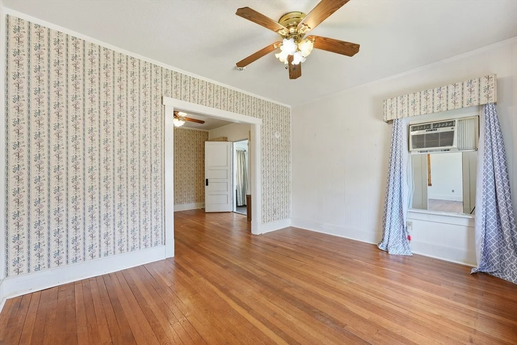 Photo of 136 Maynard St