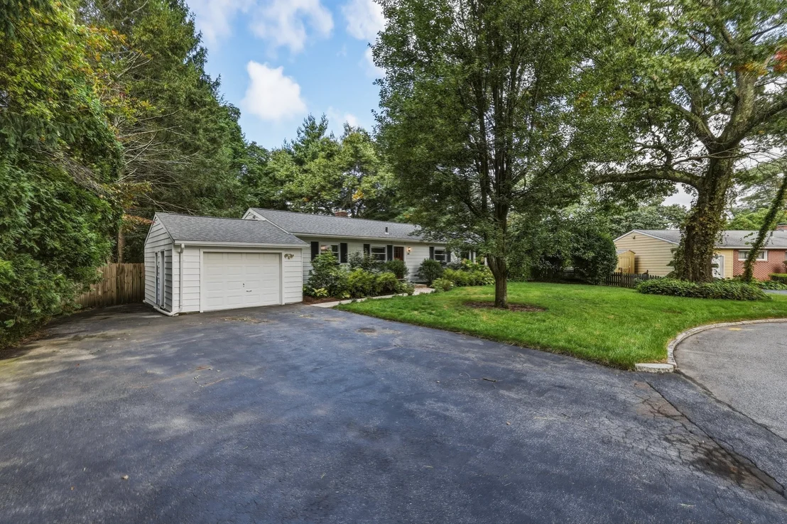 Photo of 34 Skyridge Ln