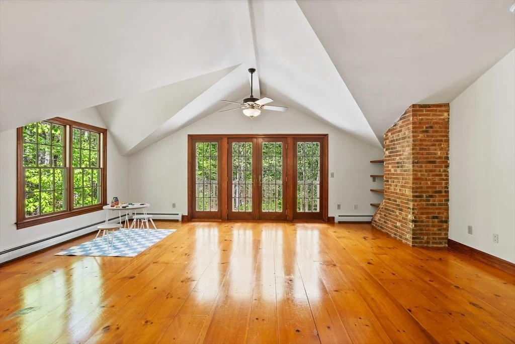 Photo of 825 Brockelman Rd