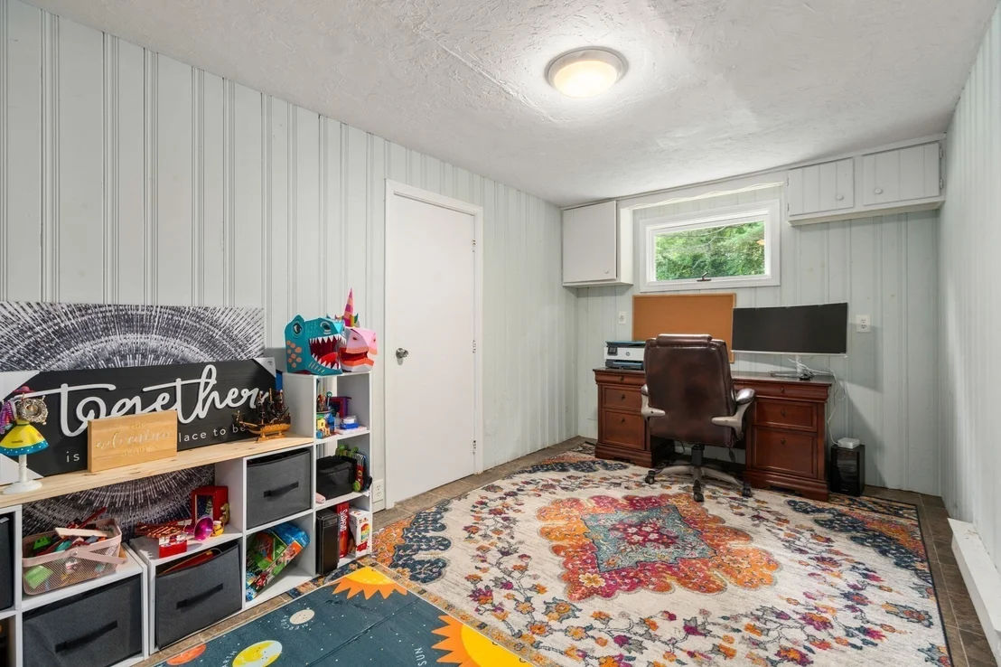Photo of 7 Lamphere Cir