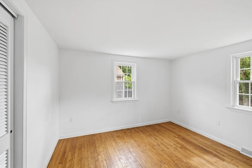 Photo of 90 Castlewood Circle