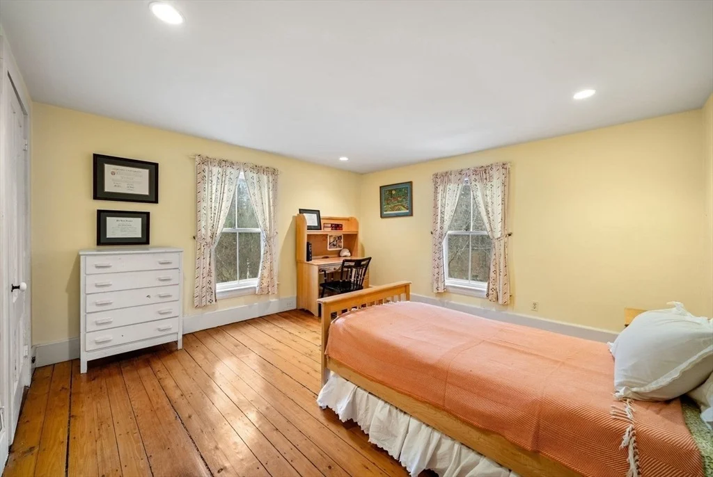 Photo of 74 Chestnut St
