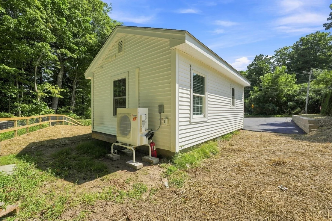Photo of 204 River Dr