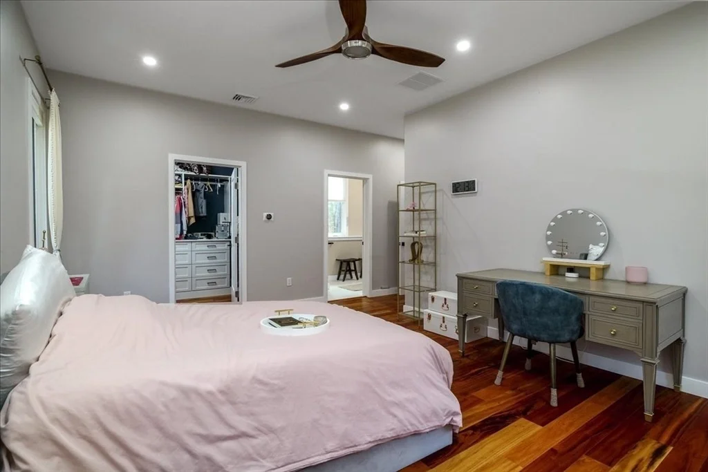 Photo of 145 W River Street