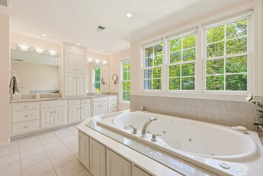 Photo of 10 Timber Ledge Drive