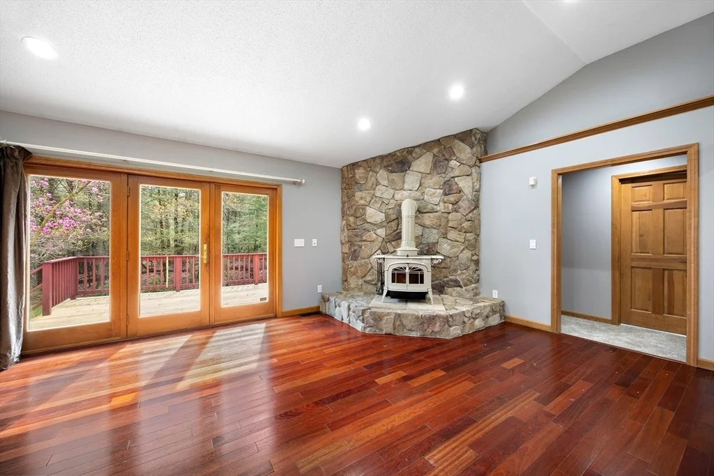 Photo of 4 Pearl Brook Road