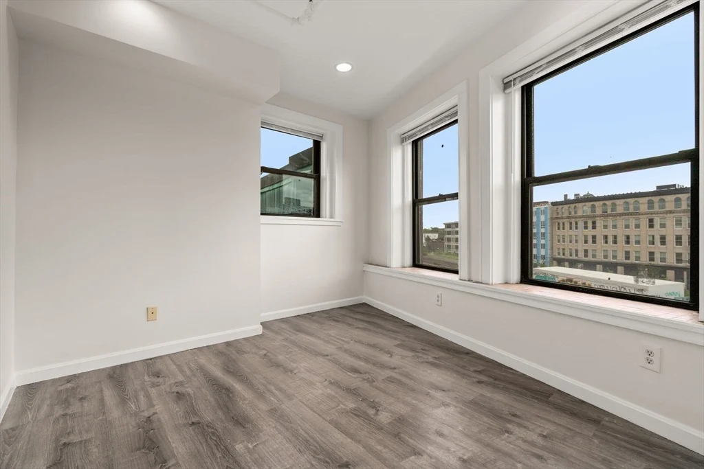 Photo of Unit 401 at 7 Central Square
