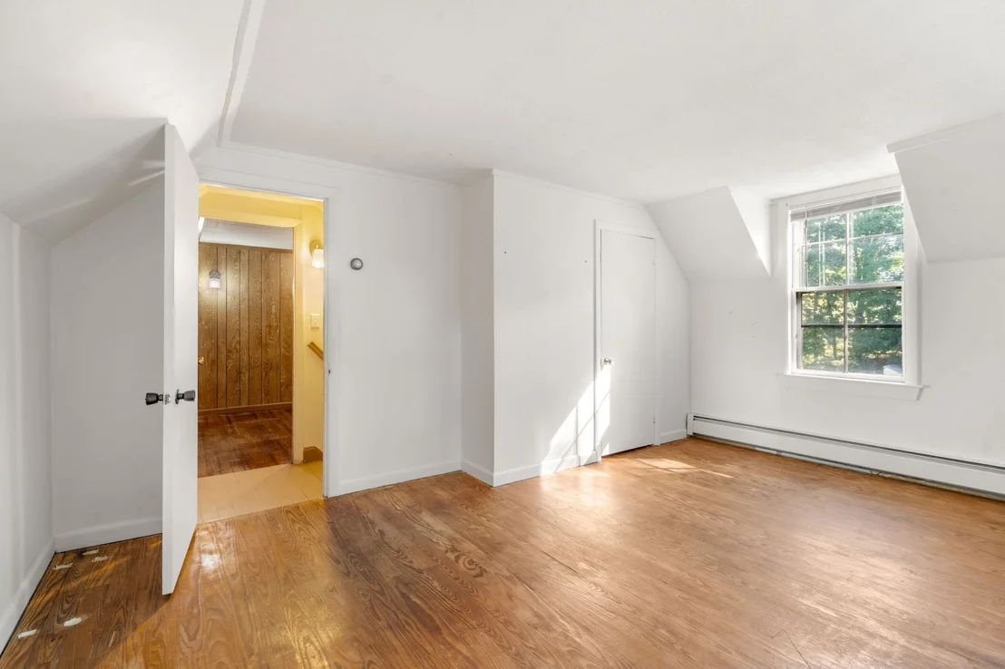 Photo of 32 Elm Street