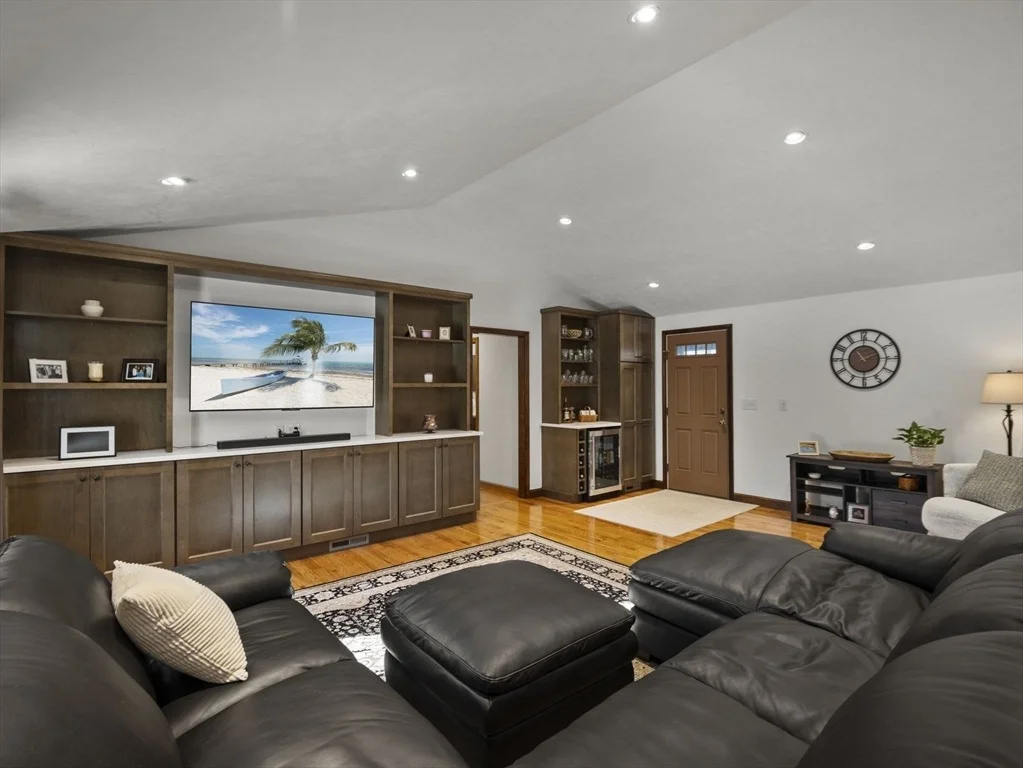 Photo of 4 Michaels Dr