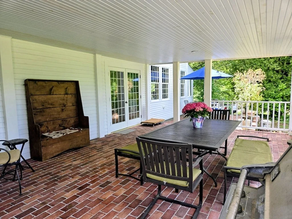 Photo of 130 West Rd