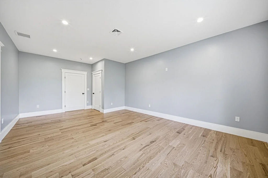 Photo of 33 Pine Street