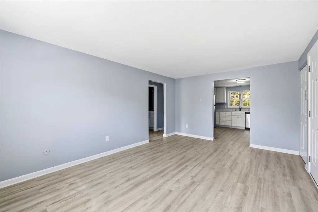 Photo of Unit C at 8 Maple Crest Cir