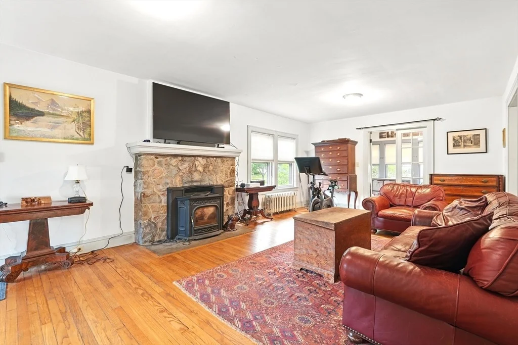 Photo of 20 Ferrante Avenue