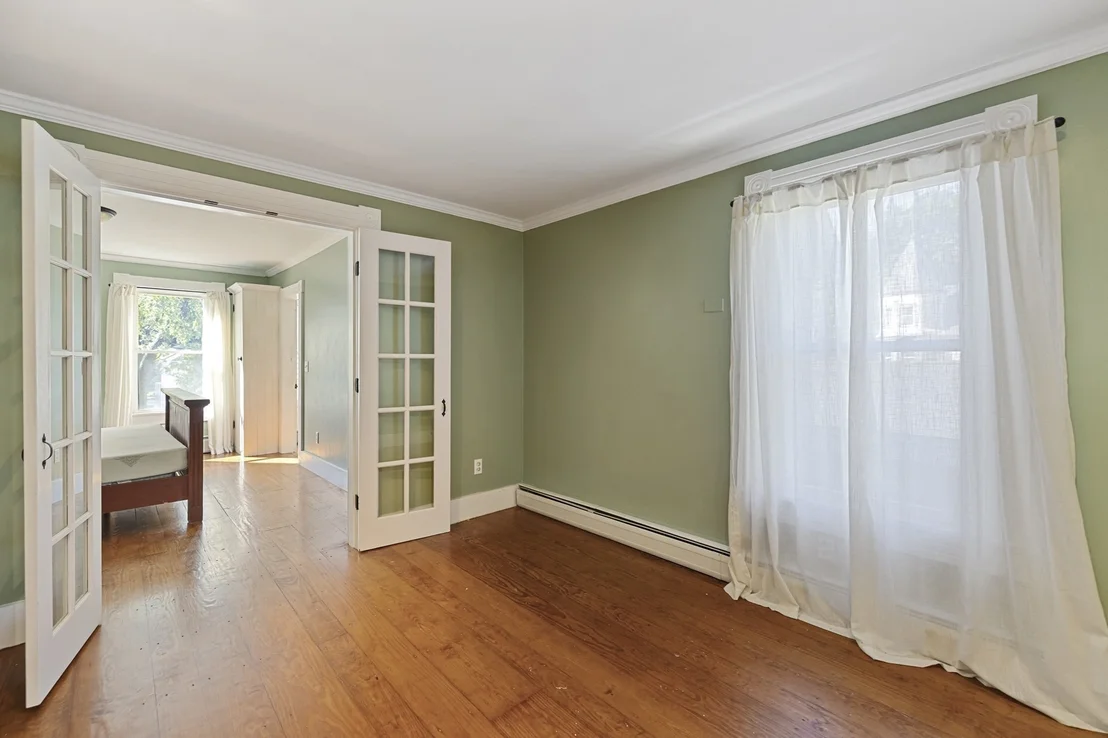 Photo of 10 Spring St