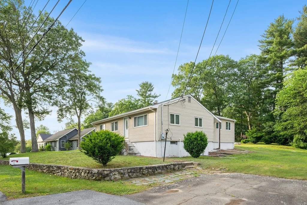 Photo of 20 Hilltop Dr
