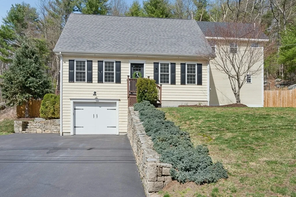 Photo of 171 Whitins Rd