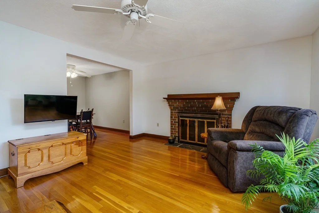 Photo of 18 Ruthellen Road