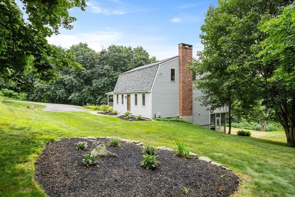 Photo of 444 Middle Road