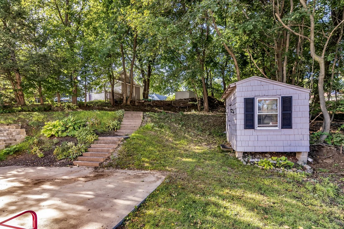 Photo of 100 Clover St