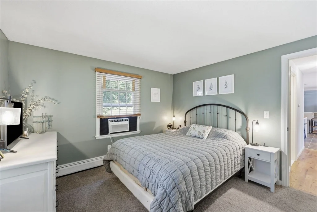 Photo of 175 Pontoosic Rd