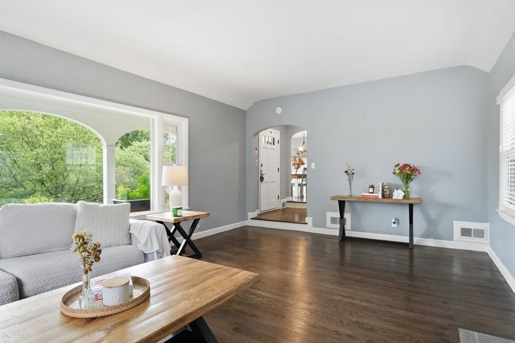 Photo of 620 Roosevelt Ave