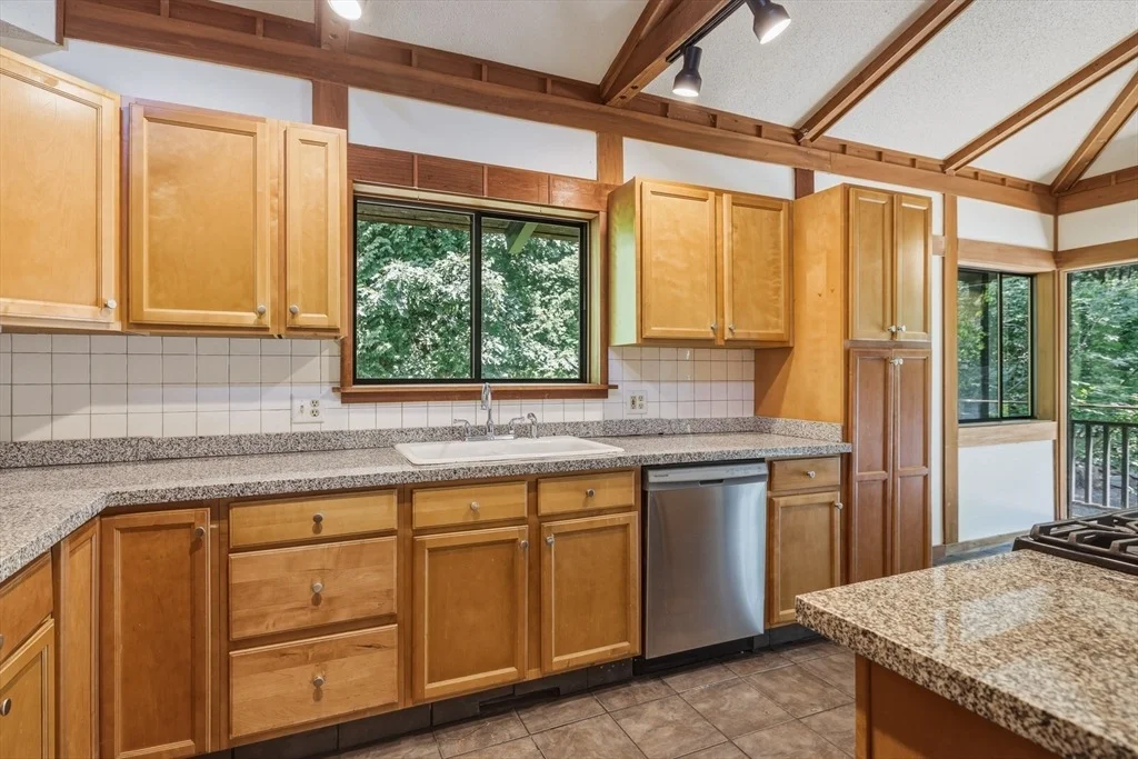 Photo of 5 Laurel Ridge Dr