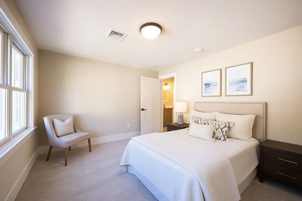 Photo of Unit UNIT28 at 47 Thomas Mann Circle